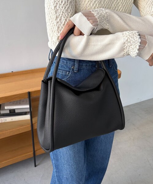 CAPRICIEUX LE'MAGE(カプリシューレマージュ)の「2SETフラップシュリンクバッグ(ショルダーバッグ・レディース・ベージュ/ブラック/アイボリー・FREE)」の2枚目の写真