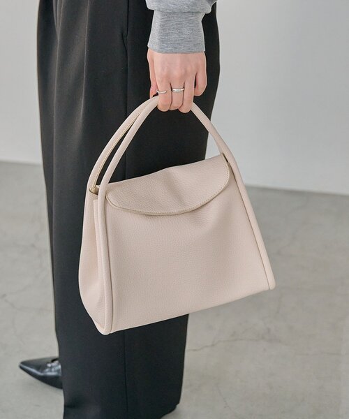 CAPRICIEUX LE'MAGE(カプリシューレマージュ)の「2SETフラップシュリンクバッグ(ショルダーバッグ・レディース・ベージュ/ブラック/アイボリー・FREE)」の6枚目の写真