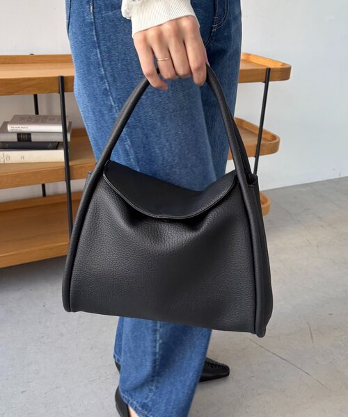 CAPRICIEUX LE'MAGE(カプリシューレマージュ)の「2SETフラップシュリンクバッグ(ショルダーバッグ・レディース・ベージュ/ブラック/アイボリー・FREE)」の9枚目の写真