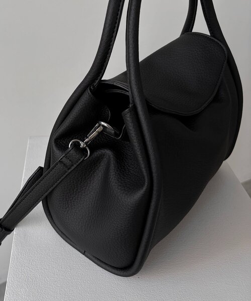 CAPRICIEUX LE'MAGE(カプリシューレマージュ)の「2SETフラップシュリンクバッグ(ショルダーバッグ・レディース・ベージュ/ブラック/アイボリー・FREE)」の10枚目の写真