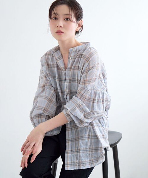 le.coeur blanc(ルクールブラン)の「《WEB限定アイテム》シアーガーゼバックギャザーチェックシャツ(シャツ/ブラウス・レディース・ブラック系その他/ブルー系その他2/ベージュ系その他2・38)」の10枚目の写真