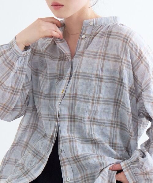 le.coeur blanc(ルクールブラン)の「《WEB限定アイテム》シアーガーゼバックギャザーチェックシャツ(シャツ/ブラウス・レディース・ブラック系その他/ブルー系その他2/ベージュ系その他2・38)」の14枚目の写真
