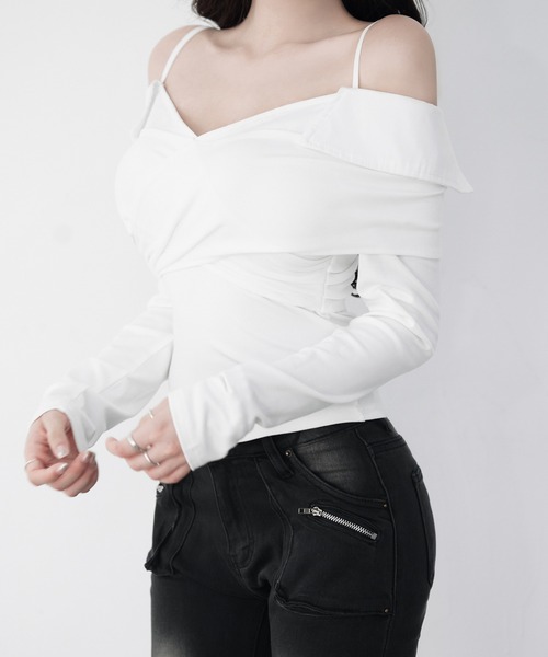 VEILA(ヴェイラ)の「クロスギャザーオフショルカットソートップス(Tシャツ/カットソー・レディース・ブラック/ホワイト・フリー)」の14枚目の写真
