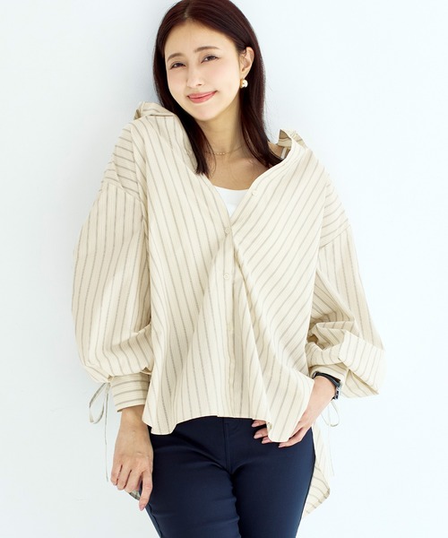 coca(coca)(コカ)の「袖シャーリングシャツ(シャツ/ブラウス・レディース・ブルー/アイボリー・L/M/S)」の2枚目の写真