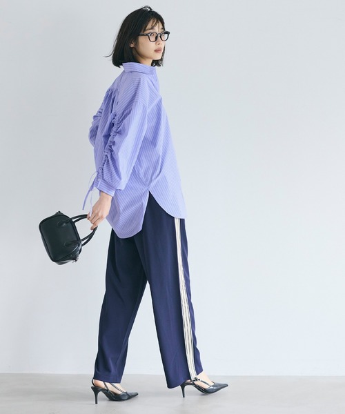 coca(coca)(コカ)の「袖シャーリングシャツ(シャツ/ブラウス・レディース・ブルー/アイボリー・L/M/S)」の6枚目の写真