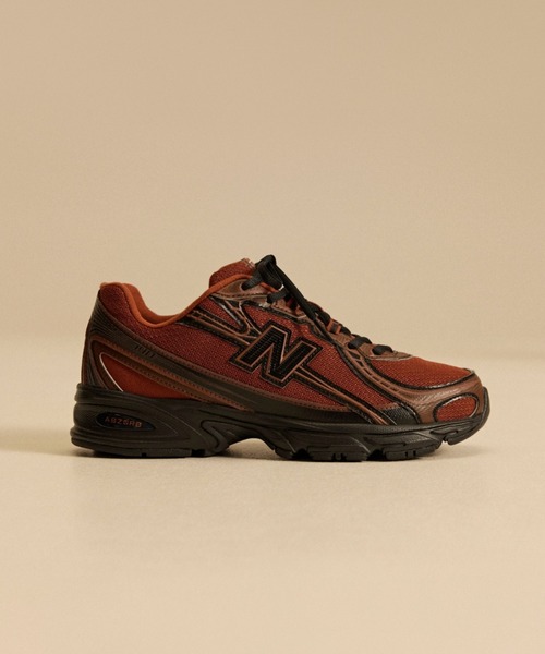 NEW BALANCE（ニューバランス）の「740（スニーカー・メンズ・ホワイト/ブラウン・22.5cm/23.0cm/23.5cm/24.0cm/24.5cm/25.0cm/25.5cm/26.0cm/26.5cm/27.0cm/27.5cm/28.0cm/28.5cm/29.0cm）」の2枚目の写真
