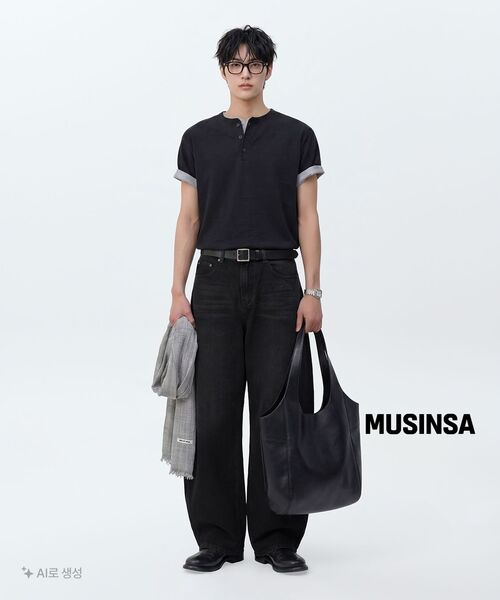 MUSINSA STANDARD（ムシンサスタンダード）の「シンセティックレザーラウンドショルダーバッグ[ブラック]（ショルダーバッグ・メンズ・その他・FREE）」の5枚目の写真