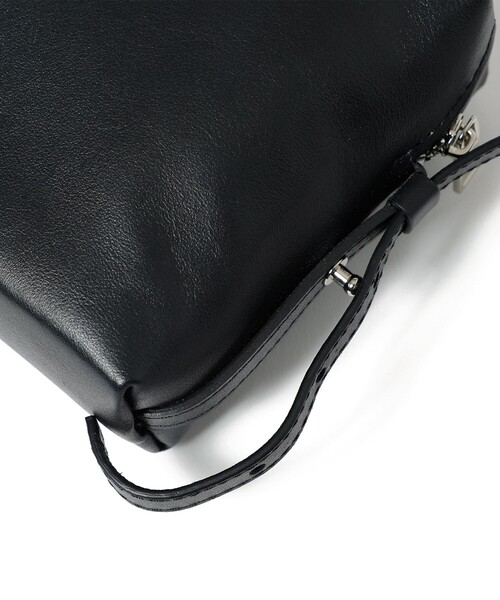 Demi-Luxe BEAMS（デミルクス ビームス）の「Waa. studios / TIEN 2way バッグ（ショルダーバッグ・レディース・ブラック/ダークブラウン・ONE SIZE）」の14枚目の写真