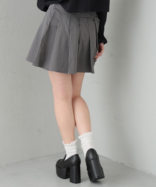 DEMETER(デメテル)の「厚底 プラットフォーム ローファーパンプス(ローファー・レディース・ブラック/オフホワイト・S/M/L/LL)」の9枚目の写真