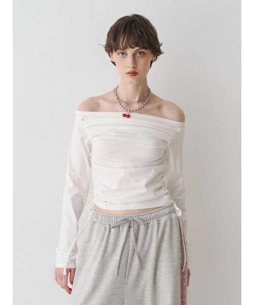 jouetie（ジュエティ）の「オフショルギャザーカットソー（Tシャツ/カットソー・レディース・ブラック/オフホワイト/レッド・MEDIUM）」の16枚目の写真