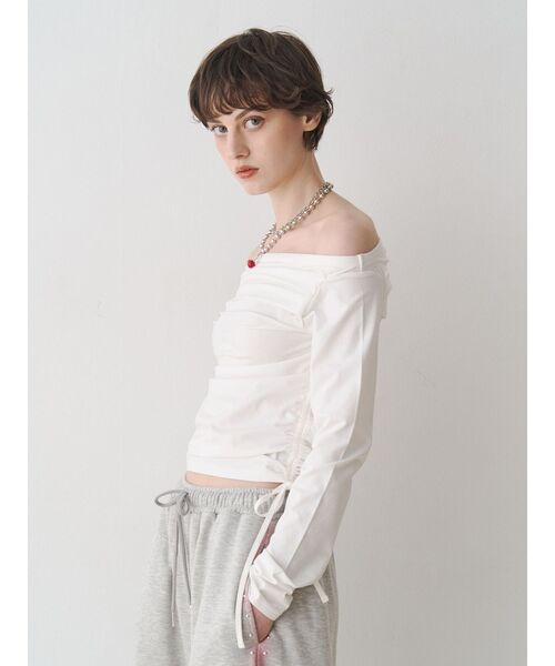 jouetie（ジュエティ）の「オフショルギャザーカットソー（Tシャツ/カットソー・レディース・ブラック/オフホワイト/レッド・MEDIUM）」の17枚目の写真