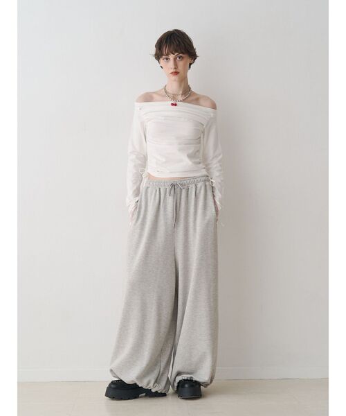 jouetie（ジュエティ）の「オフショルギャザーカットソー（Tシャツ/カットソー・レディース・ブラック/オフホワイト/レッド・MEDIUM）」の21枚目の写真