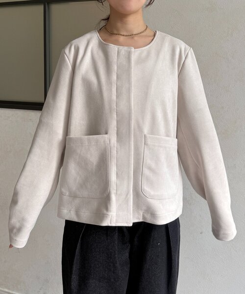 Thevon(ゼボン)の「ノーカラーFスエードショートジャケット(ブルゾン・レディース・チャコールグレー/アイボリー/キャメル・FREE)」の13枚目の写真
