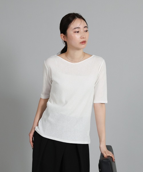 select MOCA Et(セレクトモカエト)の「【Et】V-Curved Neck back slit T-Shirt(Tシャツ/カットソー・レディース・アイボリー/チャコール/ブラウン・FREE)」の3枚目の写真