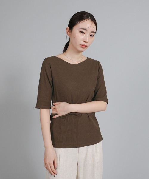 select MOCA Et(セレクトモカエト)の「【Et】V-Curved Neck back slit T-Shirt(Tシャツ/カットソー・レディース・アイボリー/チャコール/ブラウン・FREE)」の10枚目の写真