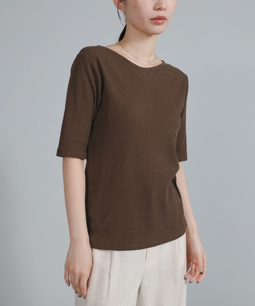 select MOCA Et(セレクトモカエト)の「【Et】V-Curved Neck back slit T-Shirt(Tシャツ/カットソー・レディース・アイボリー/チャコール/ブラウン・FREE)」の9枚目の写真