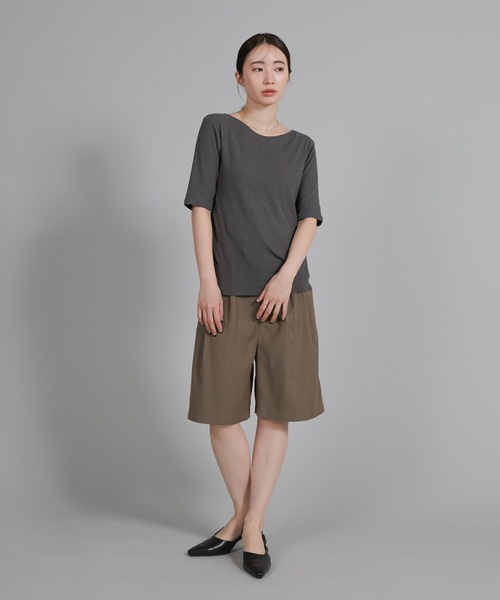 select MOCA Et(セレクトモカエト)の「【Et】V-Curved Neck back slit T-Shirt(Tシャツ/カットソー・レディース・アイボリー/チャコール/ブラウン・FREE)」の21枚目の写真