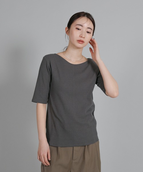 select MOCA Et(セレクトモカエト)の「【Et】V-Curved Neck back slit T-Shirt(Tシャツ/カットソー・レディース・アイボリー/チャコール/ブラウン・FREE)」の19枚目の写真