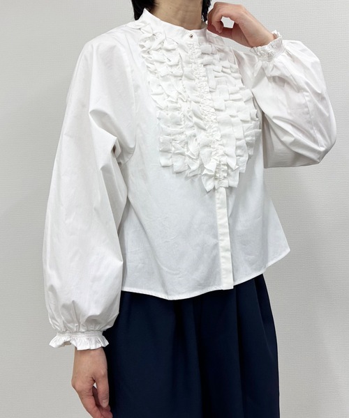 vent blanc(ヴァンブラン)の「denicher デニシェ コットン クロス フリル ブラウス(シャツ/ブラウス・レディース・ホワイト/ブラック・FREE)」の1枚目の写真