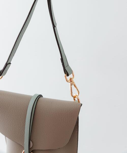 RODE SKO（ロデスコ）の「縦型フラップポシェット（ショルダーバッグ・レディース・ライトブルー/ブラック/ベージュ・ONE）」の8枚目の写真