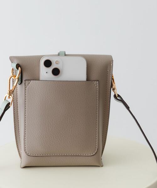 RODE SKO（ロデスコ）の「縦型フラップポシェット（ショルダーバッグ・レディース・ライトブルー/ブラック/ベージュ・ONE）」の9枚目の写真