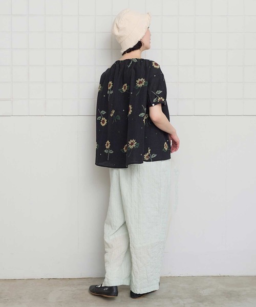 l'atelier du savon(アトリエドサボン)の「クロスステッチ ひまわり刺繍ブラウス(シャツ/ブラウス・レディース・ブラック/アイボリー・FREE)」の16枚目の写真
