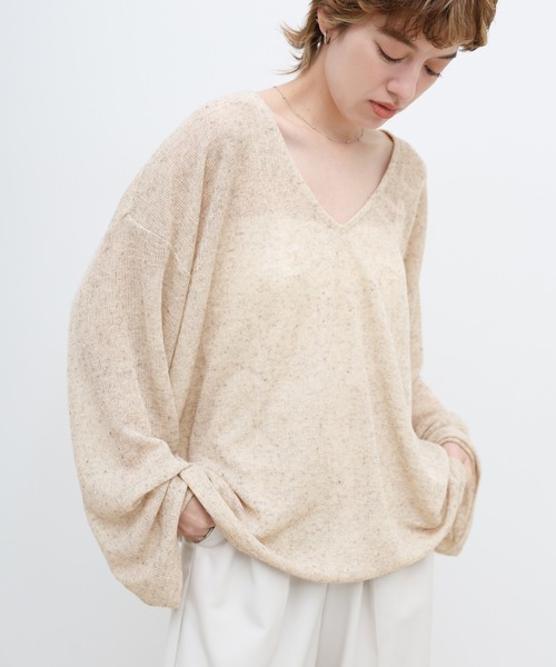 select MOCA(セレクトモカ)の「メランジVネックシアールーズカットソー(ニット/セーター・レディース・ブラウン/ライトベージュ/グレー・FREE)」の3枚目の写真