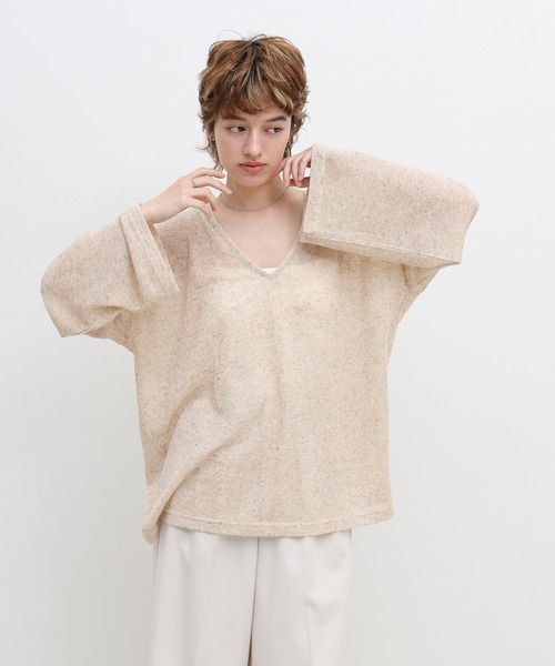 select MOCA(セレクトモカ)の「メランジVネックシアールーズカットソー(ニット/セーター・レディース・ブラウン/ライトベージュ/グレー・FREE)」の20枚目の写真