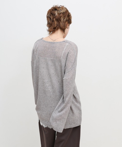select MOCA(セレクトモカ)の「メランジVネックシアールーズカットソー(ニット/セーター・レディース・ブラウン/ライトベージュ/グレー・FREE)」の11枚目の写真
