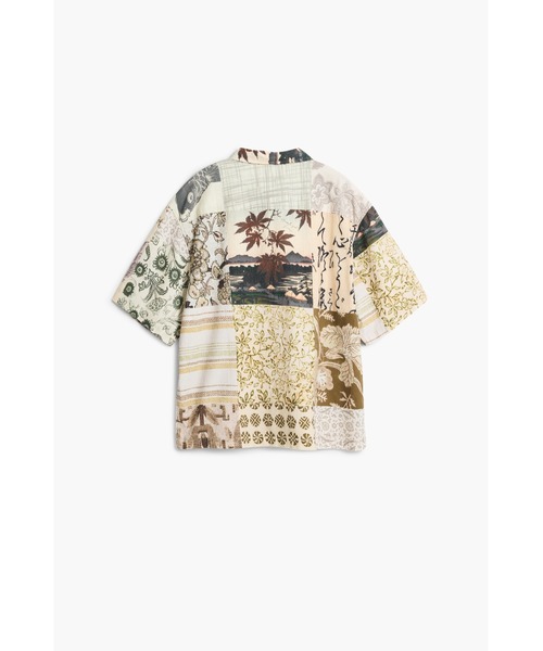Desigual（デシグアル）の「コラージュ パッチプリント 半袖シャツ（シャツ/ブラウス・メンズ・ホワイト・XL/L/M/S）」の2枚目の写真