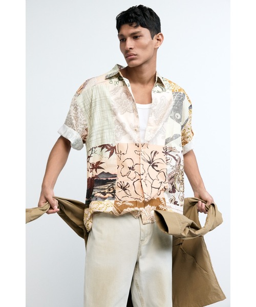 Desigual（デシグアル）の「コラージュ パッチプリント 半袖シャツ（シャツ/ブラウス・メンズ・ホワイト・XL/L/M/S）」の5枚目の写真