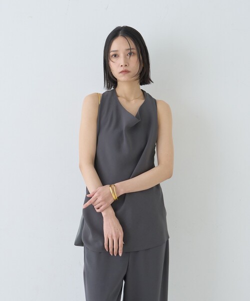 Rouge vif（ルージュヴィフ）の「【セットアップ対応】ホルダーネックブラウス/ビスチェ/レイヤード（シャツ/ブラウス・レディース・チャコールグレー/ブラック・フリー）」の3枚目の写真