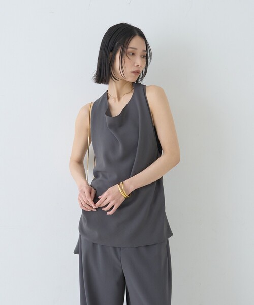 Rouge vif（ルージュヴィフ）の「【セットアップ対応】ホルダーネックブラウス/ビスチェ/レイヤード（シャツ/ブラウス・レディース・チャコールグレー/ブラック・フリー）」の4枚目の写真