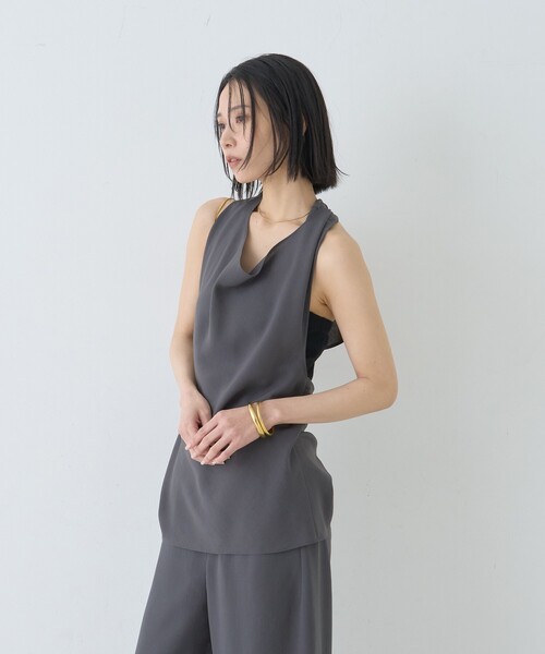 Rouge vif（ルージュヴィフ）の「【セットアップ対応】ホルダーネックブラウス/ビスチェ/レイヤード（シャツ/ブラウス・レディース・チャコールグレー/ブラック・フリー）」の6枚目の写真