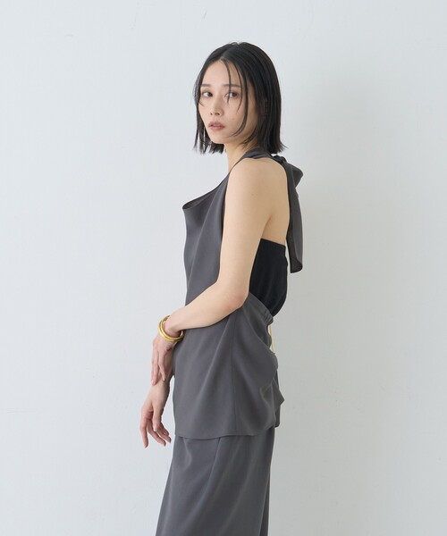 Rouge vif（ルージュヴィフ）の「【セットアップ対応】ホルダーネックブラウス/ビスチェ/レイヤード（シャツ/ブラウス・レディース・チャコールグレー/ブラック・フリー）」の7枚目の写真