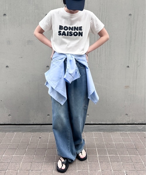 Maison Calme(メゾンカルム)の「【3 色展開】ロゴプリント T シャツ 半袖 レディース 定番 コットン(Tシャツ/カットソー・レディース・チャコール/ホワイト/グレー・F)」の10枚目の写真