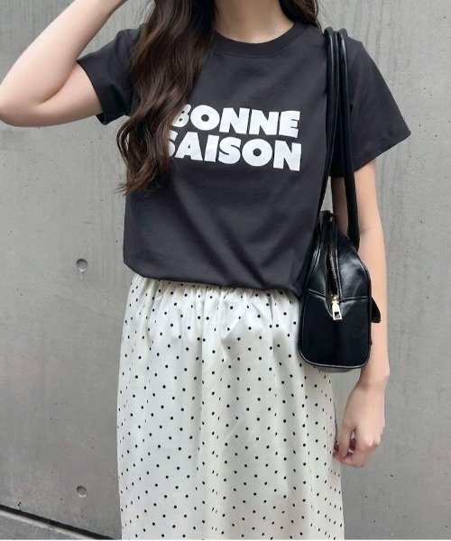 Maison Calme(メゾンカルム)の「【3 色展開】ロゴプリント T シャツ 半袖 レディース 定番 コットン(Tシャツ/カットソー・レディース・チャコール/ホワイト/グレー・F)」の16枚目の写真