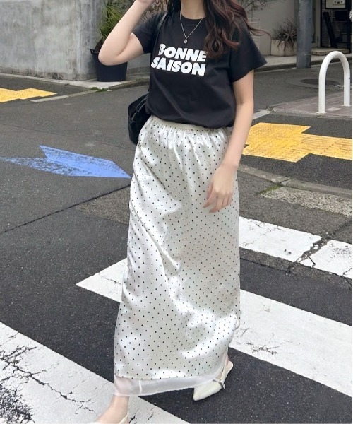 Maison Calme(メゾンカルム)の「【3 色展開】ロゴプリント T シャツ 半袖 レディース 定番 コットン(Tシャツ/カットソー・レディース・チャコール/ホワイト/グレー・F)」の11枚目の写真