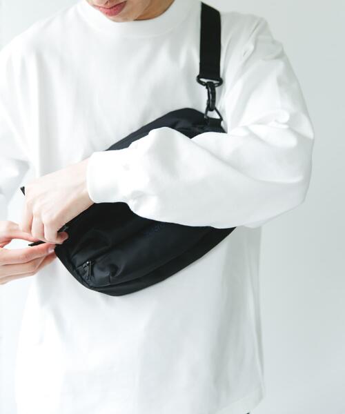 fulcro(フルクロ)の「fulcro runner(ショルダーバッグ・メンズ・ブラック/ダークグレー・-)」の4枚目の写真