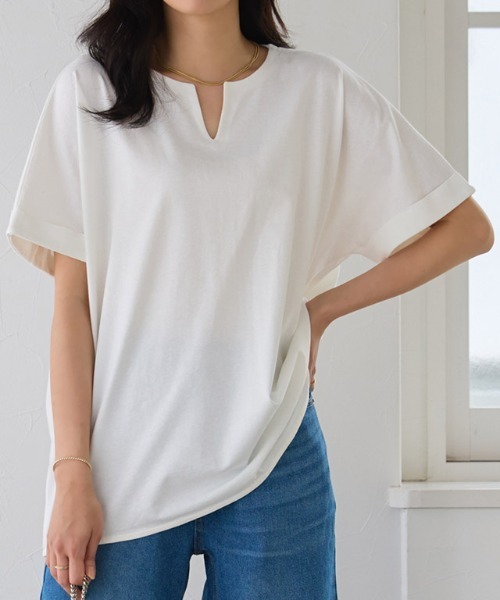 Pierrot(ピエロ)の「綿100%キーネックドルマンTシャツ(Tシャツ/カットソー・レディース・ブラック/グレー系その他/オフホワイト/ブルー/チャコール・M/L)」の2枚目の写真