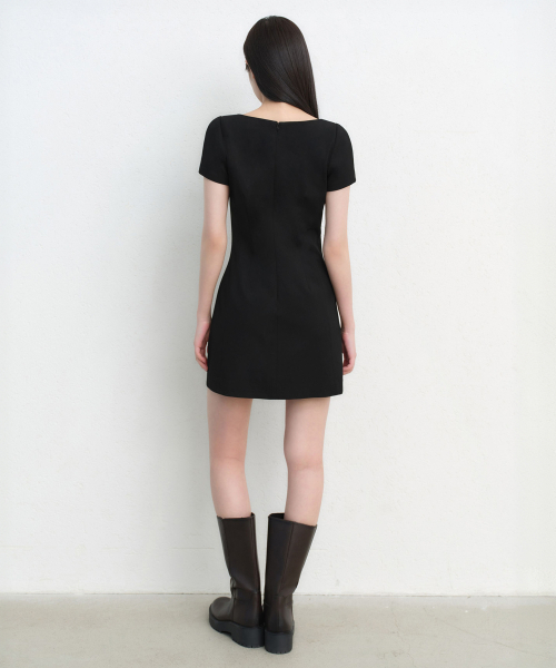 MUSINSA STANDARD WOMAN（ムシンサスタンダードウーマン）の「ウィメンズフォーマルミニドレス[ブラック]（ワンピース・レディース・その他・X-SMALL/SMALL/MEDIUM/LARGE）」の4枚目の写真