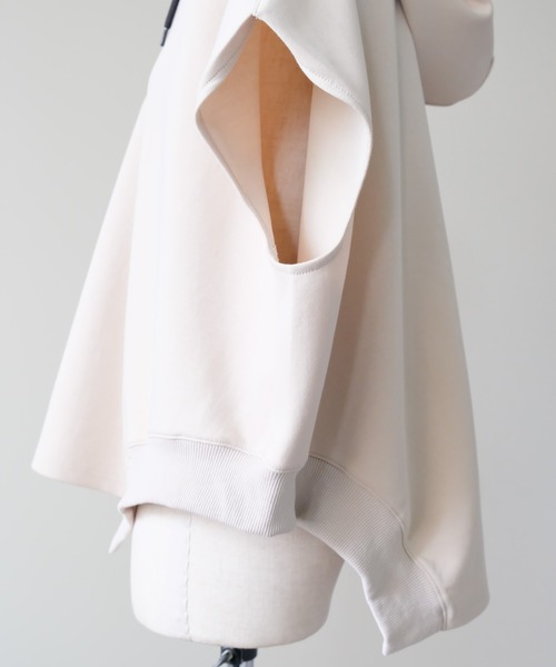 DOLLUPOOPS（ドールアップウップス）の「Sleeveless Hoodie Top(ノースリーブフーディー)（パーカー・レディース・ライトベージュ/チャコール・FREE）」の17枚目の写真