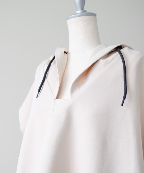 DOLLUPOOPS（ドールアップウップス）の「Sleeveless Hoodie Top(ノースリーブフーディー)（パーカー・レディース・ライトベージュ/チャコール・FREE）」の15枚目の写真