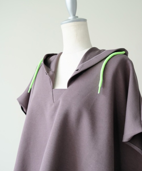 DOLLUPOOPS（ドールアップウップス）の「Sleeveless Hoodie Top(ノースリーブフーディー)（パーカー・レディース・ライトベージュ/チャコール・FREE）」の7枚目の写真
