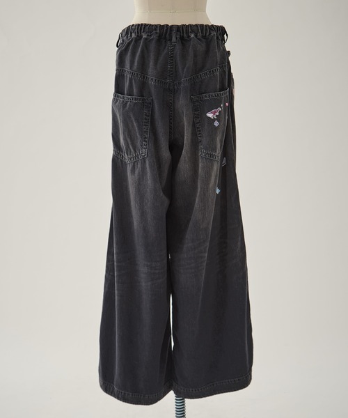Maison MIHARA YASUHIRO(メゾンミハラヤスヒロ)の「【MIHARA YASUHIRO/ミハラヤスヒロ】DENIM HUGE DETAIL PANTS w KIDS STICKER/デニムヒュージディテールパンツキッズステッカー/ウォッシャブルデニム(デニムパンツ・レディース・ブラック/ダークインディゴブルー・36/38)」の17枚目の写真