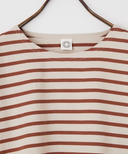 ORCIVAL（オーシバル）の「[ORCIVAL/オーシバル] ボートネック ショートスリーブカットソー（Tシャツ/カットソー・レディース・ブラック/グレー系その他/ライトベージュ/ホワイト/グレー系その他2/ブルー系その他・1）」の9枚目の写真