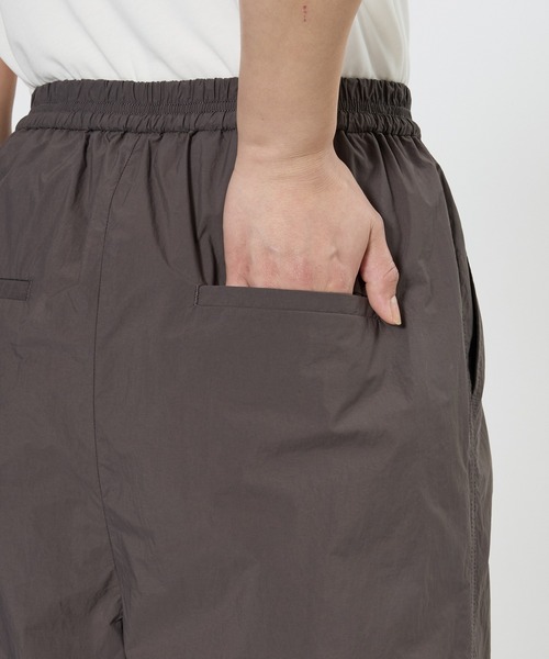 BARNYARDSTORM(バンヤードストーム)の「BARNYARDSTORM / トラベルイージーパンツ【撥水 / JAPAN FABRIC】<セットアップ対応>(その他パンツ・レディース・チャコール/カーキ・1/0)」の8枚目の写真