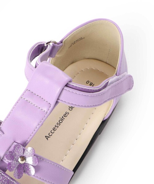 BeBe(ベベ)の「Tストラップフラワーモチーフメッシュサンダル(15~21cm)(サンダル・キッズ・パープル/グレー・21.0cm/16.0cm/17.0cm/15.0cm/19.0cm/18.0cm/20.0cm)」の5枚目の写真