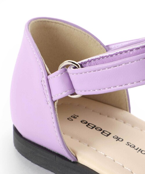 BeBe(ベベ)の「Tストラップフラワーモチーフメッシュサンダル(15~21cm)(サンダル・キッズ・パープル/グレー・21.0cm/16.0cm/17.0cm/15.0cm/19.0cm/18.0cm/20.0cm)」の4枚目の写真