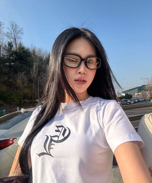 ELIMENO(エリメノ)の「EL イエル スリムフィット 半袖Tシャツ 2カラー(Tシャツ/カットソー・レディース・ブラック/ホワイト・1/2/3)」の3枚目の写真